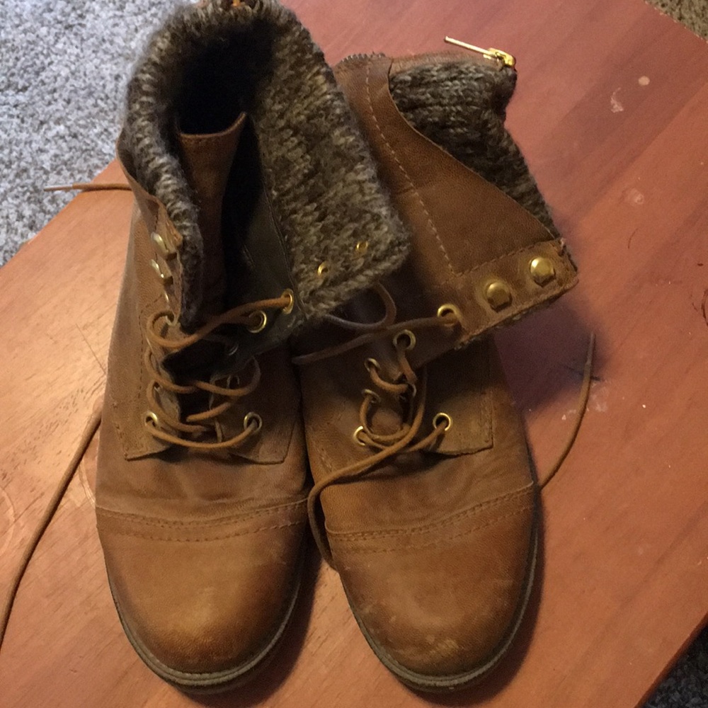 Boots - Picture 3 of 3